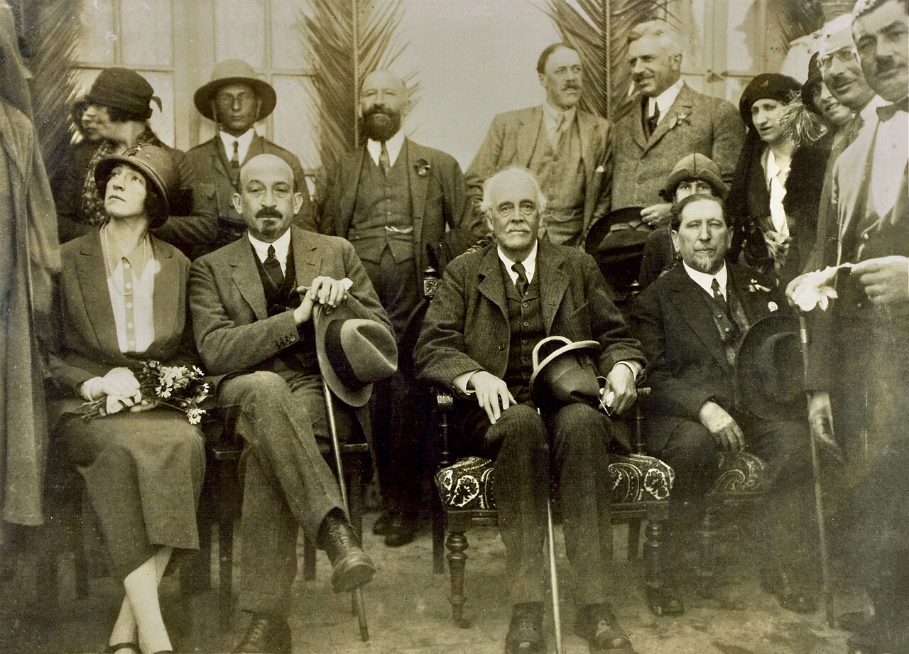 Image of Balfour seated among Jewish community leaders during his 1925 visit to Palestine. 